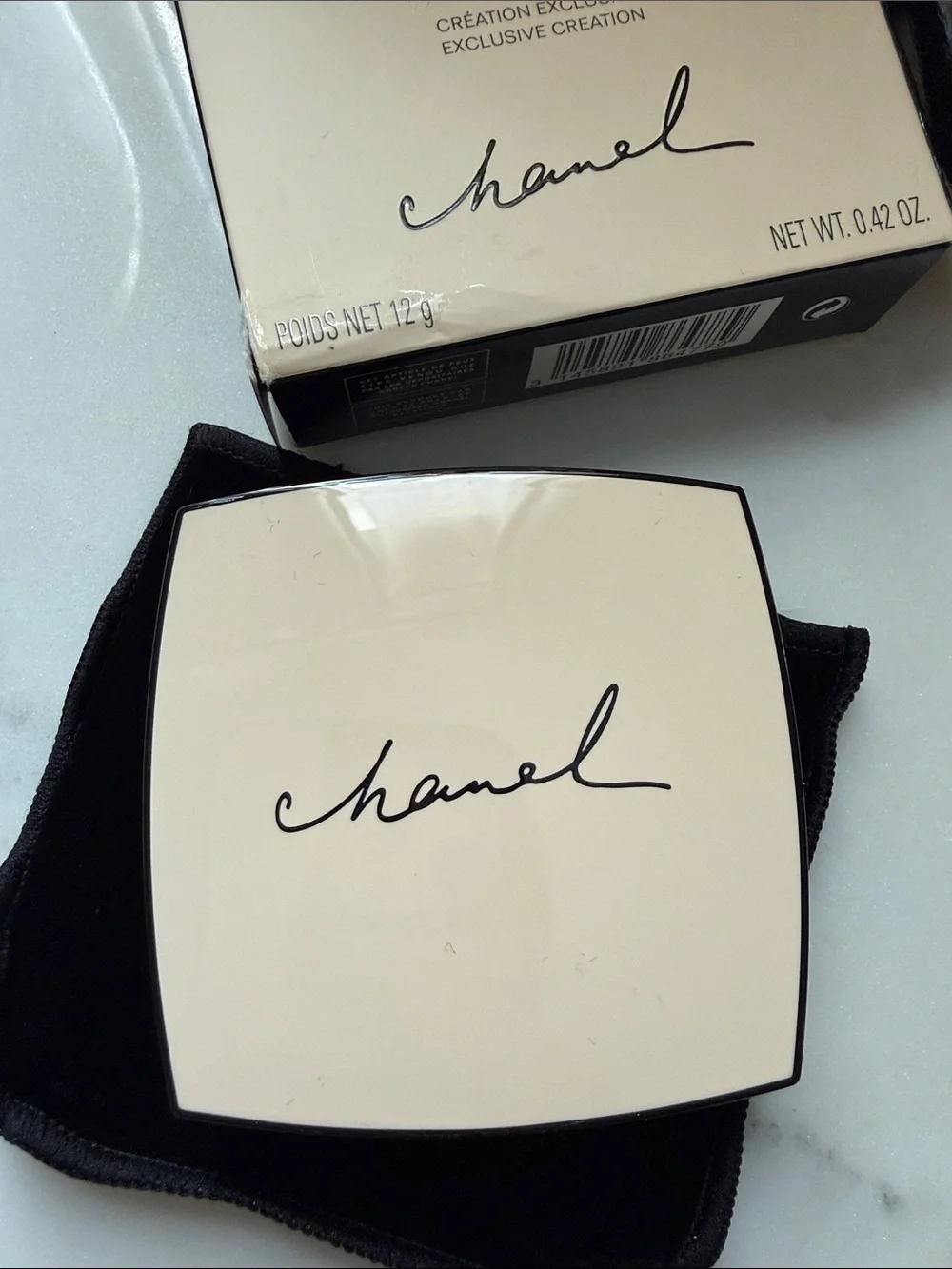 CHANEL Compact Pressed Powder - Light Beige N20 Les Beiges